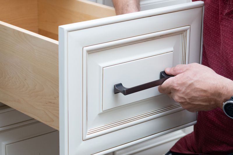 Cabinet Pulls Replacement detail